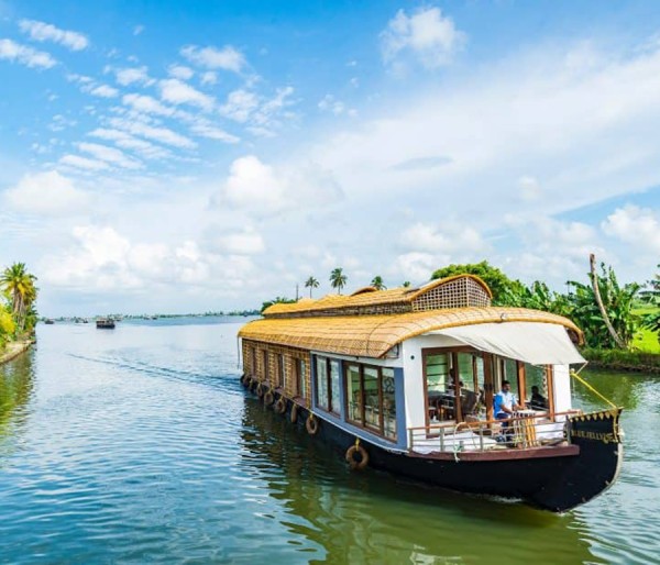 Alleppey Houseboat | Cochin | Munnar