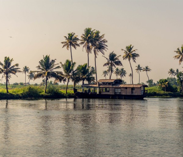 Alleppey Houseboat | Cochin | Munnar | Varkala