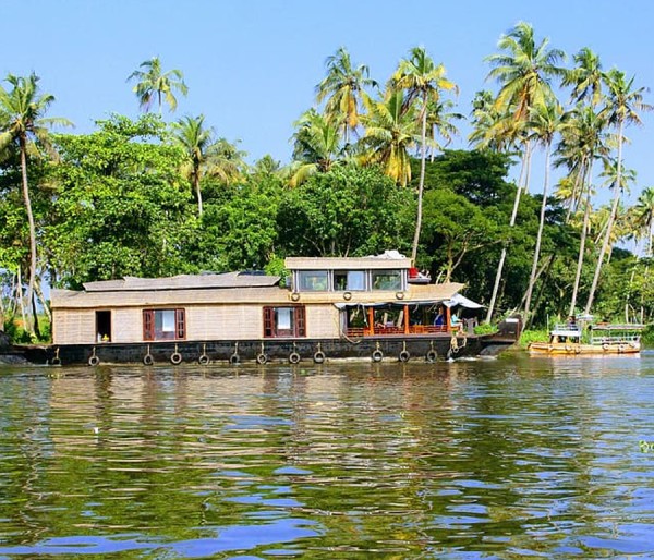 Alleppey Houseboat | Cochin | Munnar