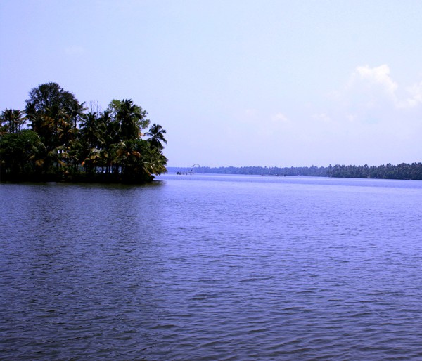 Alleppey Houseboat | Cochin | Guruvayoor | Munnar | Thekkady