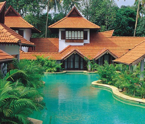 Alleppey Houseboat | Alleppey Resort | Athirapilly Vazhachal | Guruvayoor | Munnar | Thekkady