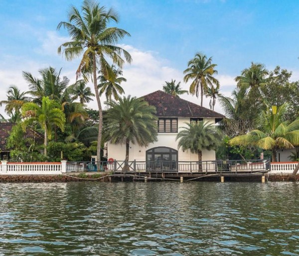 Alleppey Houseboat | Cochin | Guruvayoor | Munnar | Thekkady