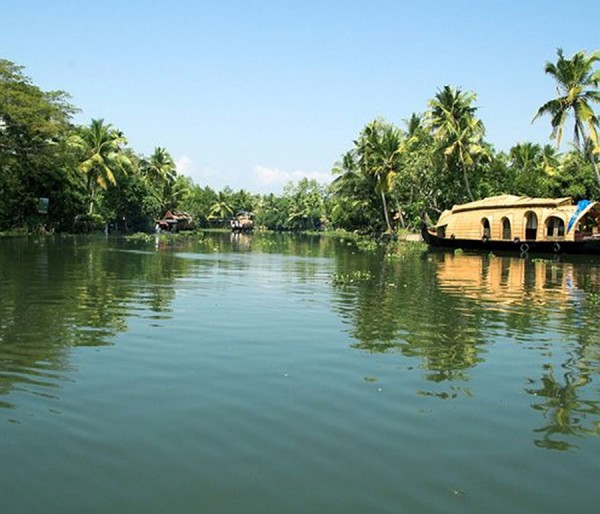Alleppey Houseboat | Cherai | Cochin | Munnar | Thekkady